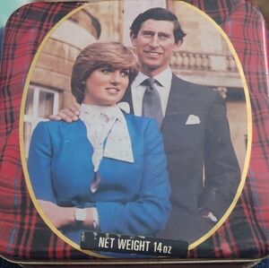 Vintage 1981 Walkers Souvenir Tin  Marriage Of Prince Charles & Lady Diana  6.5"